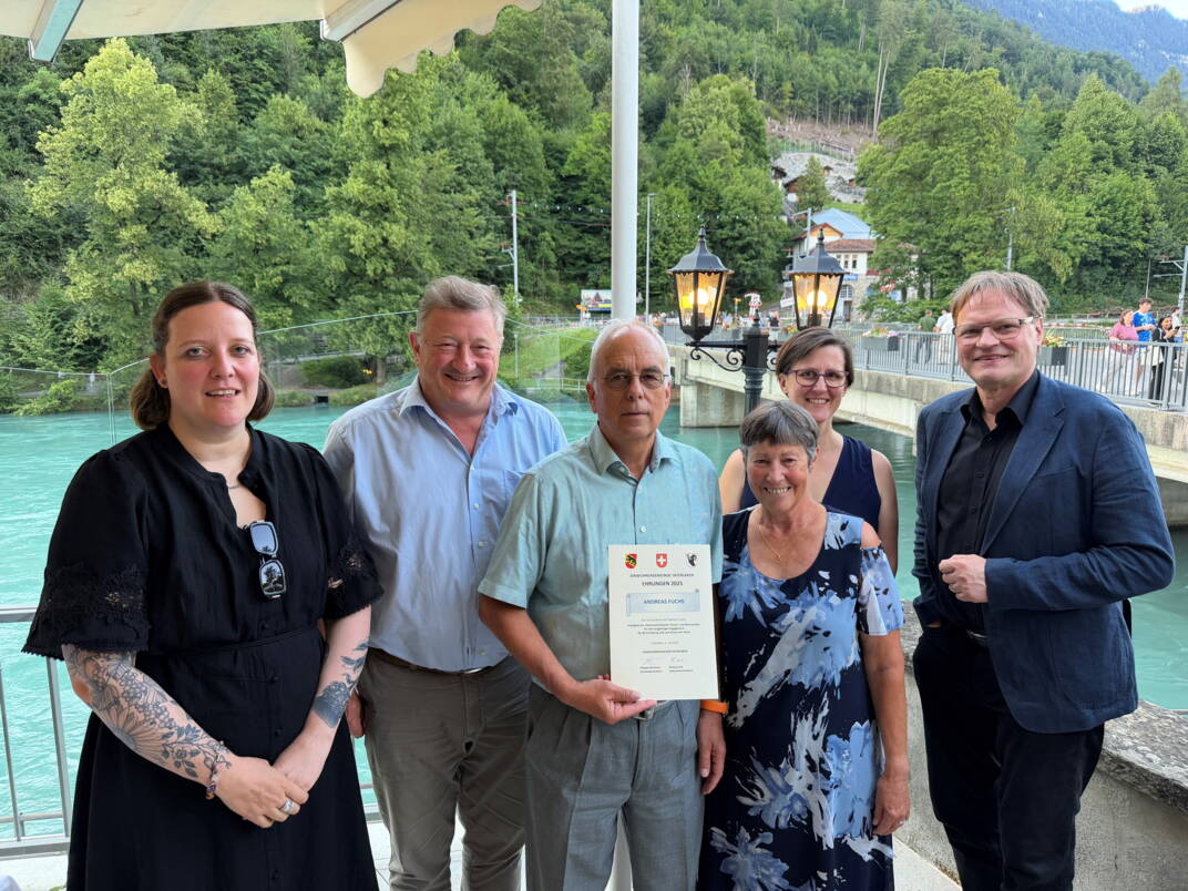 Das Foto zeigt mittig Andreas Fuchs mit Gattin Doris, eingerahmt von Nathalie Günter, Philippe Ritschard sowie Sabrina Amacher und Erich Häsler